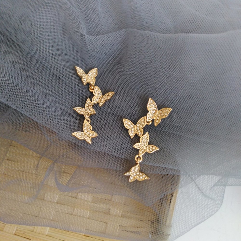 💙💕Last one Butterfly Statement Earrings - Picture 2 of 8